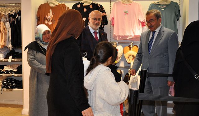 Balıkesir’de yetimler bayramlık sevinci yaşadı