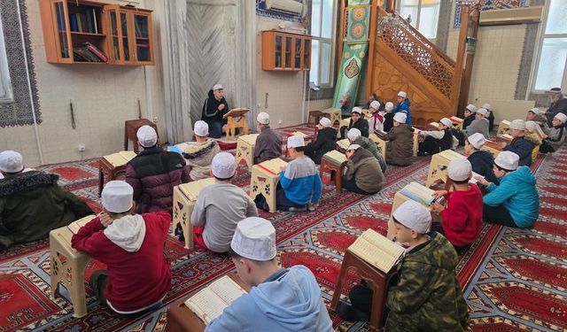 Gaziosmanpaşa’da çocuklar 'mukabele'de buluştu