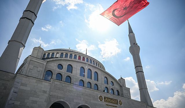 Erdoğan, Hacı İbrahim Demir Camii'nin açılışını gerçekleştirdi
