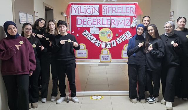 İzmir'de imam hatipli gençler iyilikte yarıştı