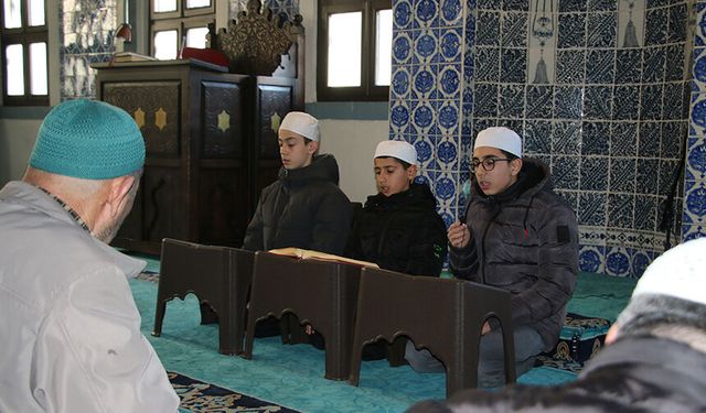 Kütahya'da imam hatip lisesi öğrencileri ramazanda camilerde mesleki tecrübe kazanıyor