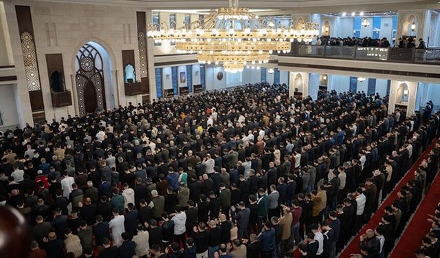 Dünyada Ramazan Bayramı kutlanıyor