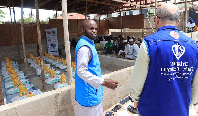 İslam'ı seçen Tanzanyalı Arafat, ülkesinde TDV gönüllüsü oldu