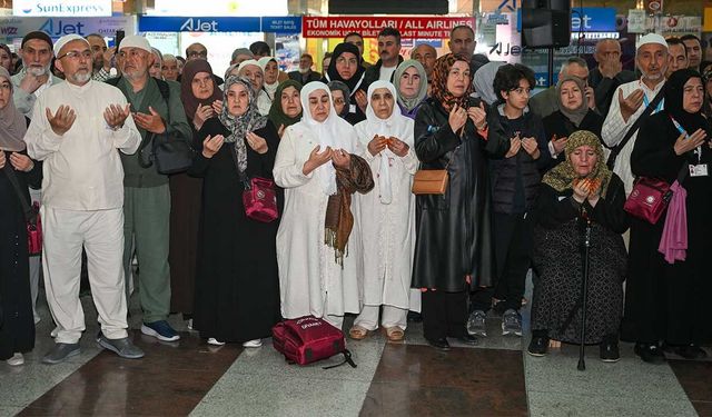 Ankara'dan ilk hac kafilesi dualarla uğurlandı
