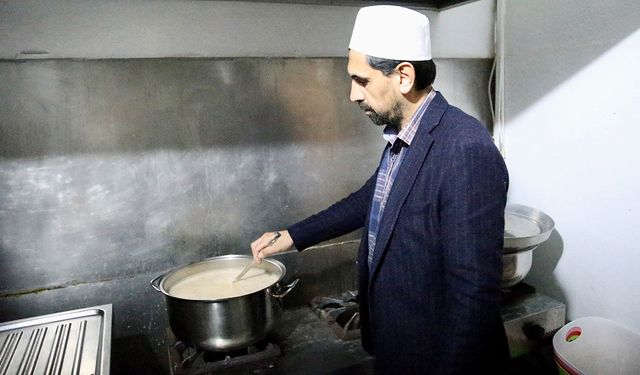 Kocaeli'nin tarihi ilim ve ibadet merkezinde 5 asırlık çorba geleneği yaşatılıyor