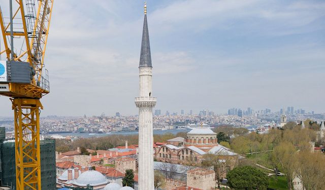 Ayasofya-i Kebir Camii'nin kuzeydoğu minaresinde restorasyon tamamlandı