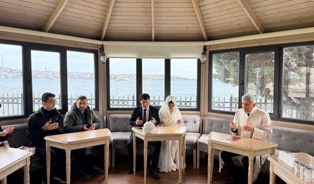 Beyoğlu Müftülüğünde üç çift nikah sevinci yaşadı
