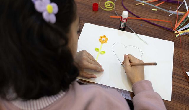 Devlet korumasındaki çocuklar, Diyanet Gençlik Merkezi'nde sanatsal etkinliklerle gelişiyor