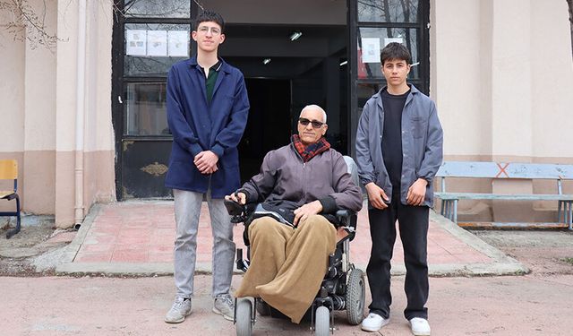 Erzincan'da meslek liseliler engellilerin akülü araçlarını ücretsiz onarıyor