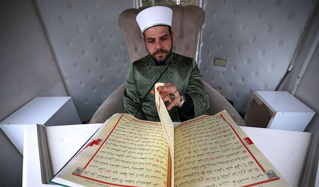 Erzurum Asri Mezarlığı'nda 11 yıldır hafızların Kur'an tilaveti yankılanıyor