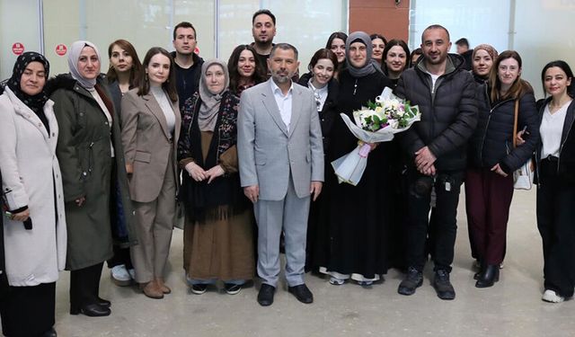 Mardin'de evliliklerinde 25 yılı geride bırakan 47 çift umreden döndü