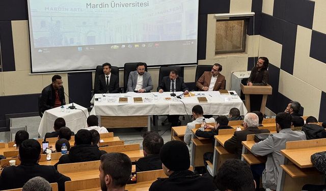 Mardin'de üniversiteli gençler bölge finalinde yarıştı