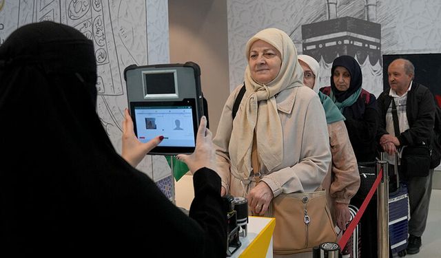 Türk hacı adayları "Mekke Yolu" projesi ile havalimanlarında beklemiyor