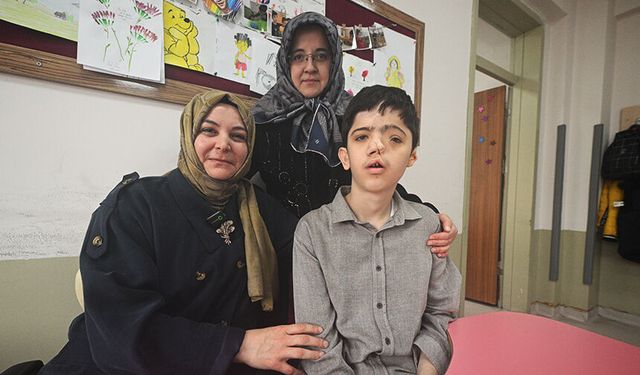 Otizmli Sevban azmiyle 1 yılda Kur'an-ı Kerim okumayı öğrendi