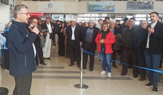 Vanlı hacı adayları mukaddes topraklara uğurlandı