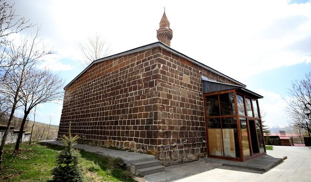 Bitlis'te asırların izini taşıyan Ayasofya Cami ziyaretçilerini tarihi yolculuğa çıkarıyor