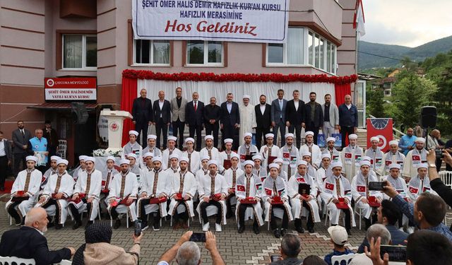 Çaycuma’da hafızlar icazet sevinci yaşadı