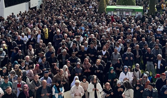 Çorum'da 325 hac yolcusu dualarla uğurlandı