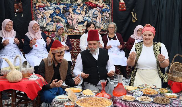 Selimiye Meydanı'nda "Edirne'nin bayram sofrası" canlandırıldı