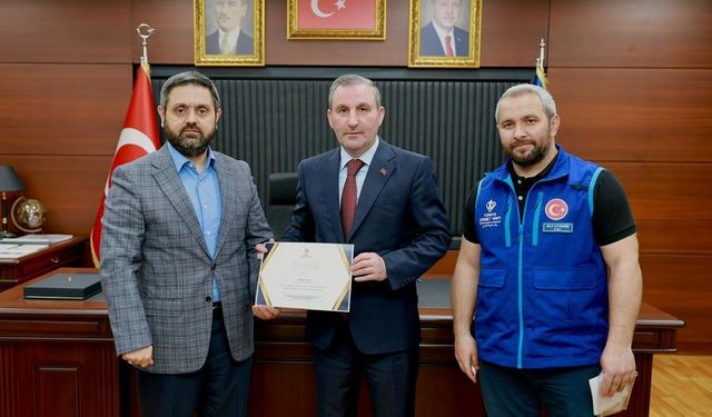 Belediye Başkanı Tombaş kurbanını TDV’ye emanet etti
