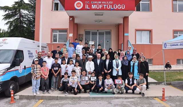 Vali Çalgan, hafızların sevincine ortak oldu