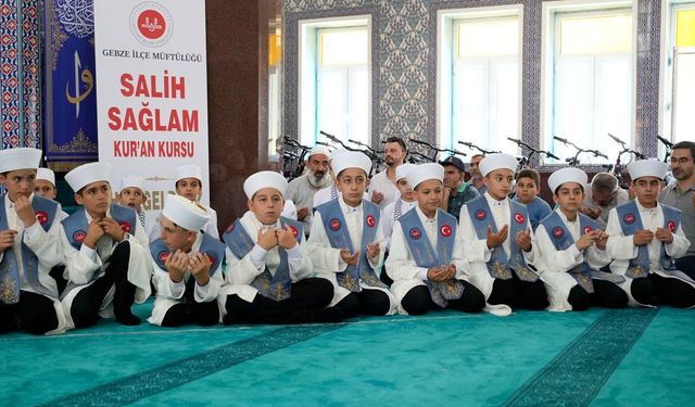 Gebze'de hafızlar icazet sevinci yaşadı