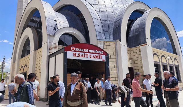 Hacı Sait Camii'nde ilk Cuma kılındı