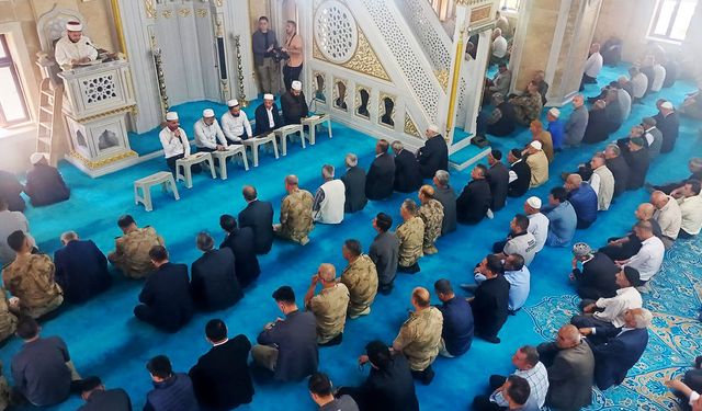 Hakkari'de şehitler için mevlit programı düzenlendi