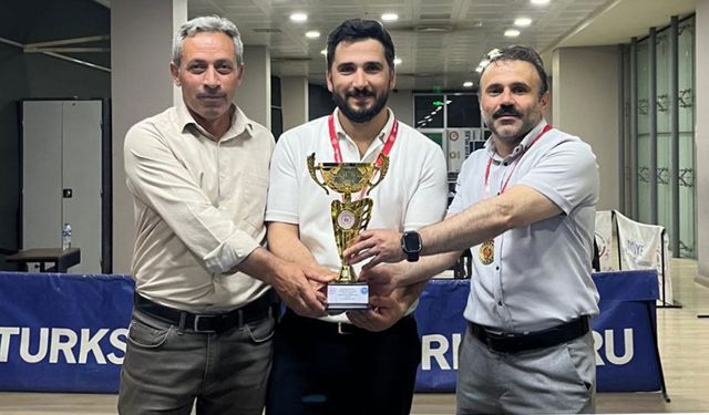 Hakkari’de din görevlileri masa tenisinde il birincisi oldu