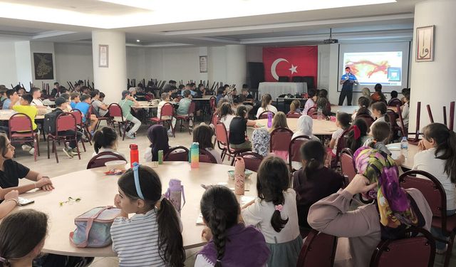 Eskişehir'de öğrencilerine afet farkındalık eğitimi verildi
