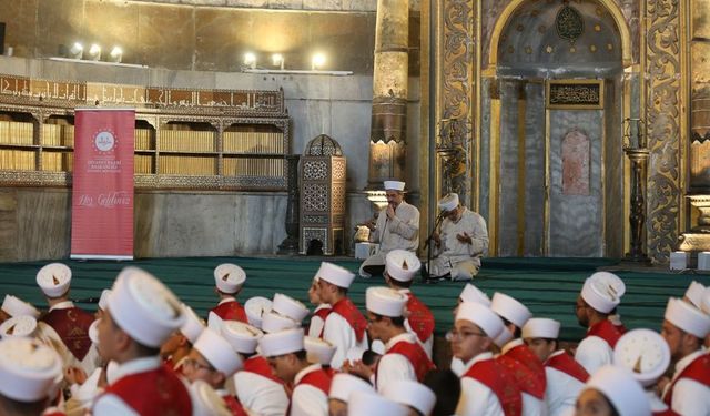 Ayasofya'da 15 Temmuz şehitleri için 253 hafızla hatim yapıldı