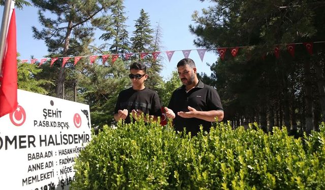 15 Temmuz kahramanı şehit Ömer Halisdemir dualarla yad ediliyor
