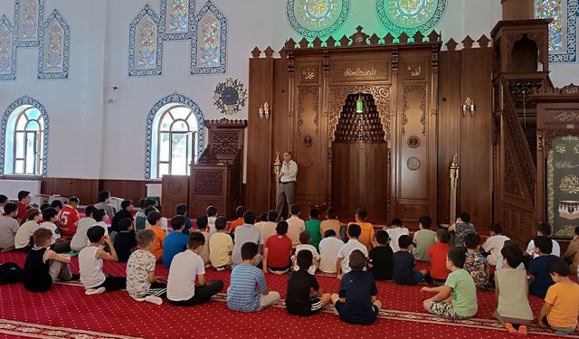 Van'da "Hz. Peygamber ve Güzel Ahlak" sohbetleri sürüyor