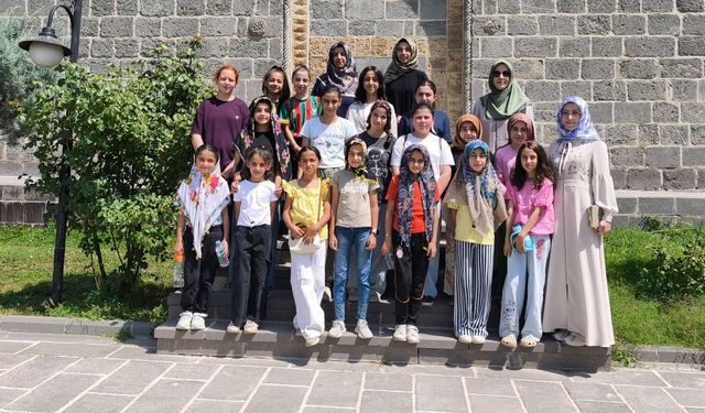 Hakkari'de kardeşlik kampı düzenlendi
