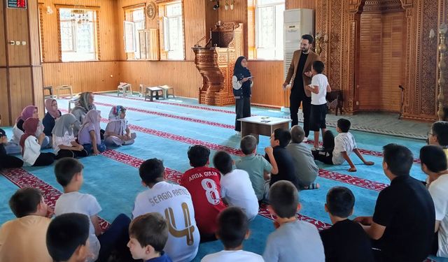 Hilalkent Camii'nde öğrenciler bilgide yarıştı