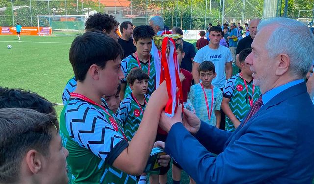 İzmit'te Yaz Kur’an Kursları Arası Futbol Turnuvası şampiyonu belli oldu