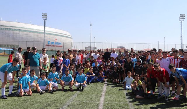 Sivas'ta Yaz Kur'an Kursları Camiler Arası Futbol Turnuvası başladı