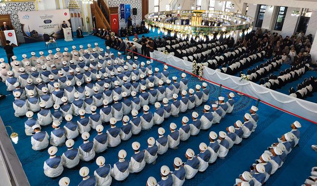 HAKKARİ'DE 300 HAFIZ İCAZET ALDI