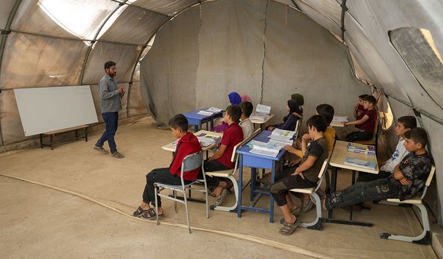Münbiç'te eğitim imkansızlıklarla başladı