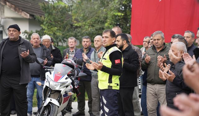 Motosikletleriyle umre yolculuğuna çıktılar