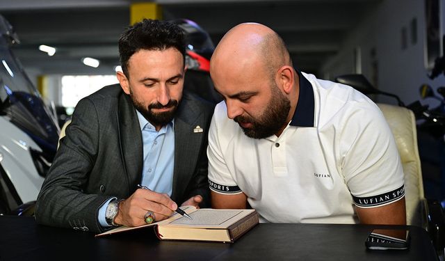 "Esnafım Elimde Kur'an'ım" projesiyle esnaf iş yerinde Kur'an-ı Kerim okumayı öğreniyor