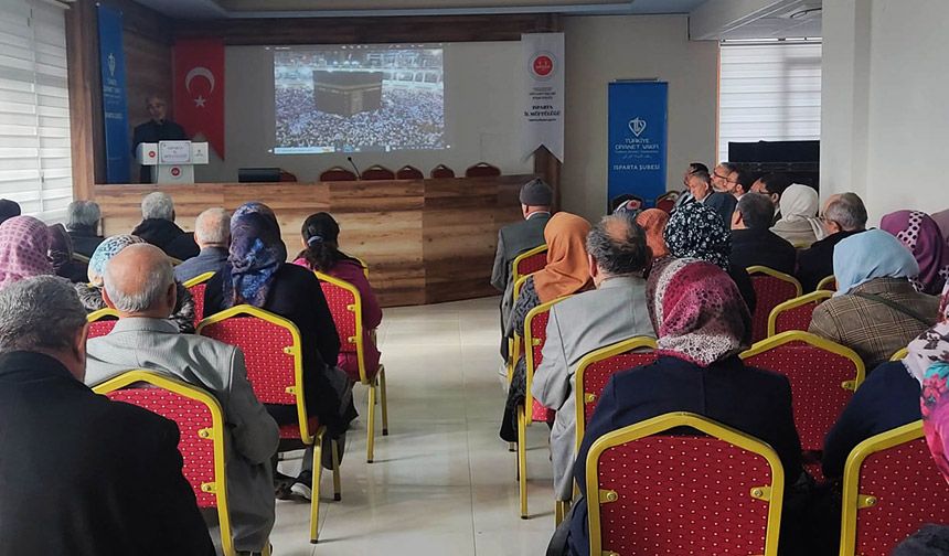 Isparta'da umreciler bilgilendirildi