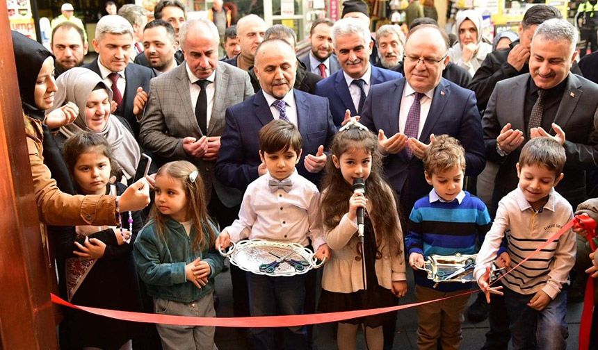 Zonguldak'ta depremden etkilenenler yararına kermes düzenlendi