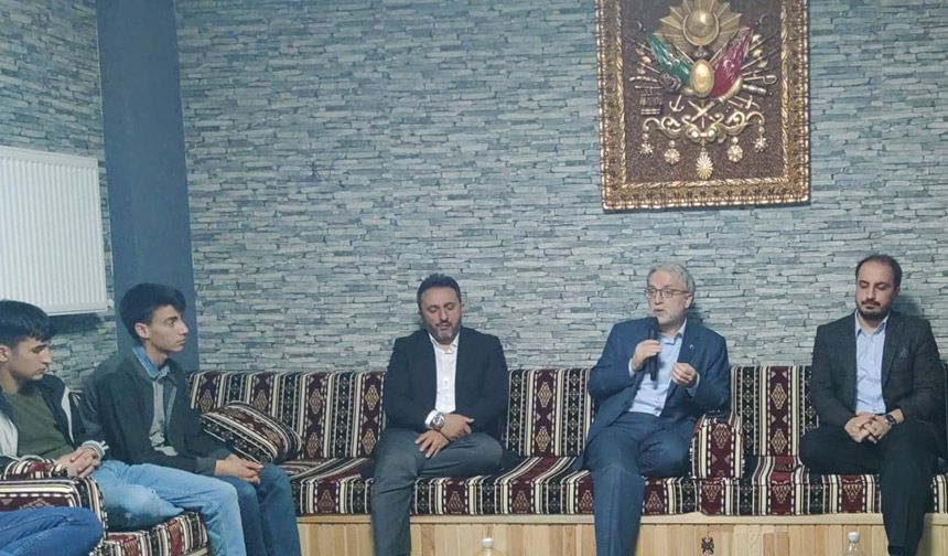 Müftü Can, gençlerle iftarda buluştu