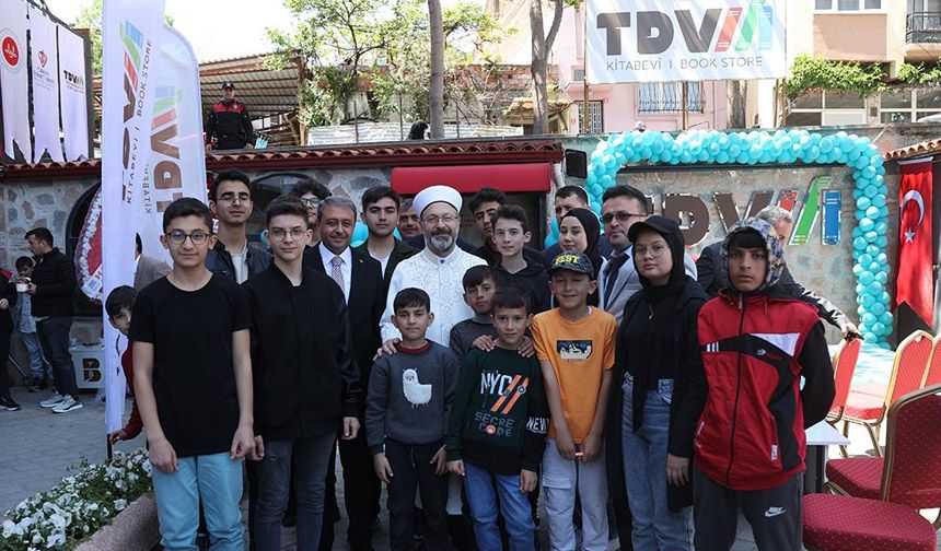 Başkan Erbaş: Gençlerimize, çocuklarımıza faydalı olmaya çalışıyoruz
