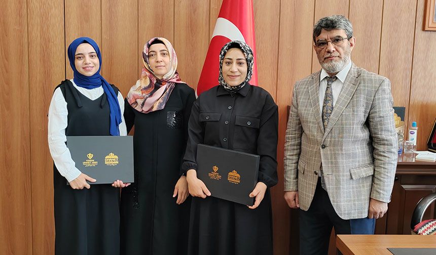 Bitlis'te TDV İlahiyat Akademi öğrencileri mezun oldu