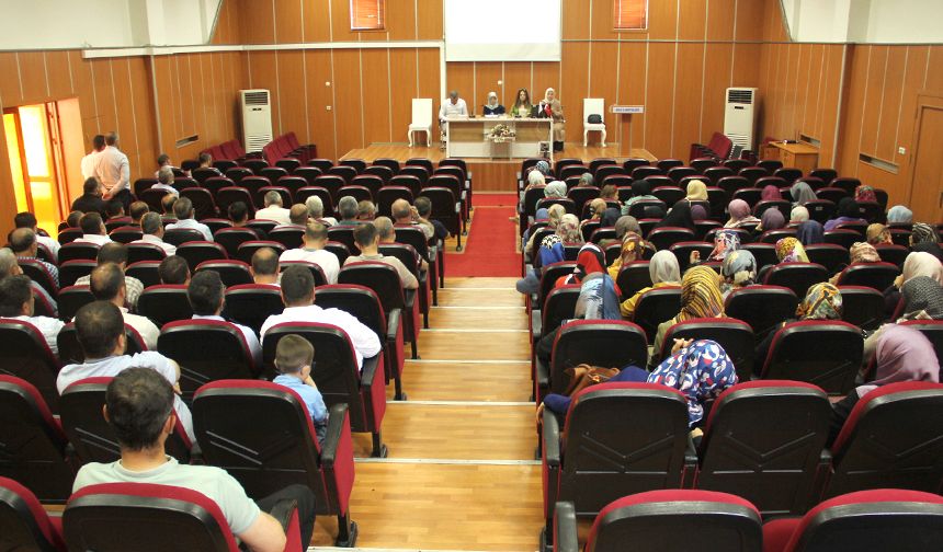 Bolu’da "Bir Yetime Aile Olmak" paneli