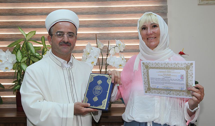 Rusya vatandaşı İrina Bursa'da Müslüman oldu