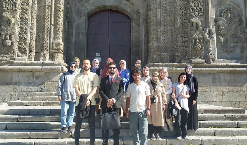 'Ulusal Staj Programı' ile gençler dini ve kültürel değerlerle buluşuyor