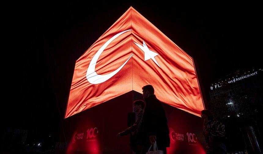 TÜRKİYE'YE GÖÇ ARTTI
